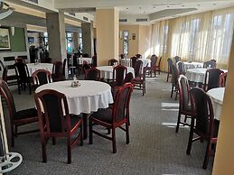Elegance Hotel