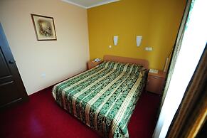 Elegance Hotel
