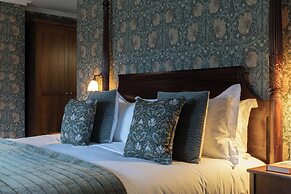 Dumbleton Hall Hotel