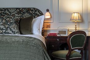 Dumbleton Hall Hotel