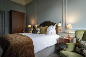 Dumbleton Hall Hotel