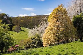Dumbleton Hall Hotel