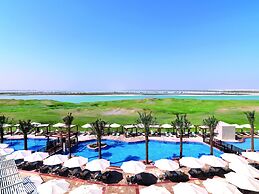 Yas Plaza Mangroves