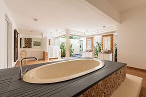 Puri Mas Boutique Resort & Spa