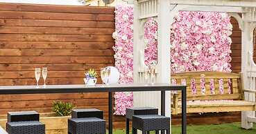 Diamond Coast Hotel