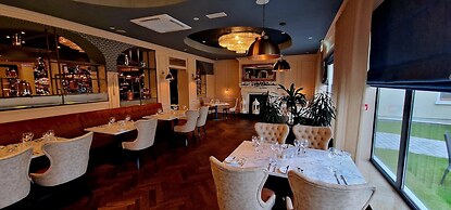 Diamond Coast Hotel