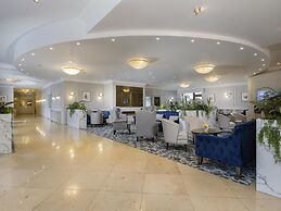 Diamond Coast Hotel