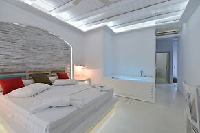 Zefi Hotel & Suites