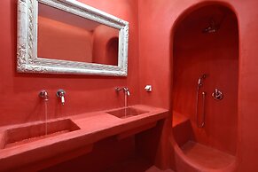 Zefi Hotel & Suites