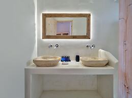 Zefi Hotel & Suites