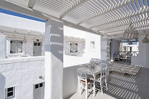 Zefi Hotel & Suites