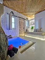 Zefi Hotel & Suites