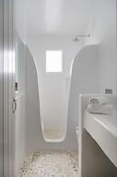 Zefi Hotel & Suites