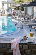 Zefi Hotel & Suites