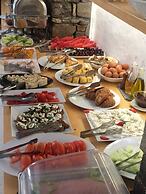 Zefi Hotel & Suites