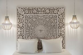 Zefi Hotel & Suites