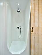 Zefi Hotel & Suites