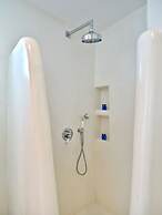Zefi Hotel & Suites