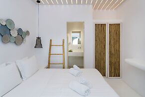 Zefi Hotel & Suites