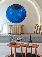 Zefi Hotel & Suites