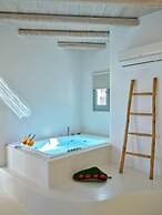 Zefi Hotel & Suites