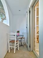 Zefi Hotel & Suites