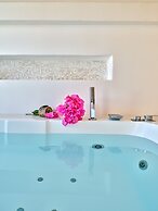 Zefi Hotel & Suites