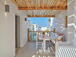 Zefi Hotel & Suites