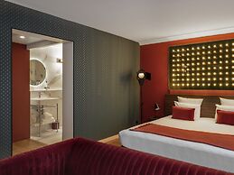 Seven Hotel Paris