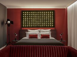 Seven Hotel Paris