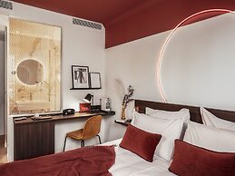 Seven Hotel Paris