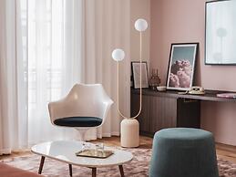 Seven Hotel Paris