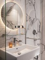 Seven Hotel Paris