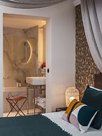 Seven Hotel Paris