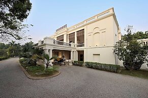 Taj Nadesar Palace