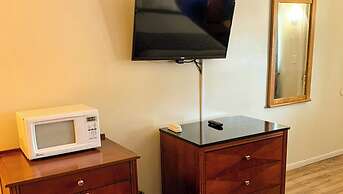 Hampton Motor Inn