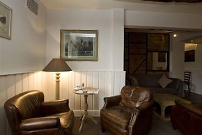 The Hawk Inn