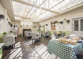 The Highworth Hotel