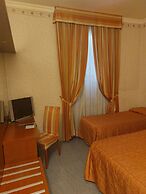 Hotel Dina