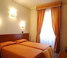 Hotel Dina