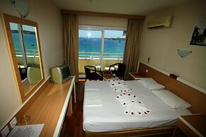 Tuntas Beach Hotel Altinkum