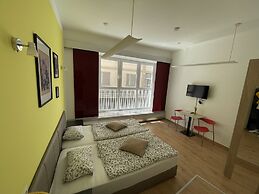 Dan In'n Out