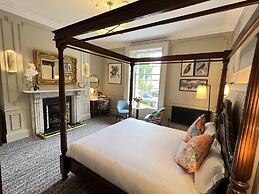 Waterloo Townhouse & Suites
