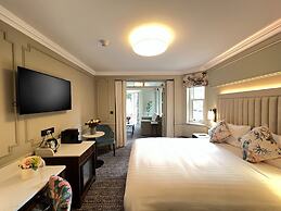 Waterloo Townhouse & Suites