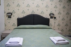 Hotel Ferrarese Roma