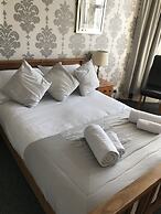 Queens Plaza Hotel