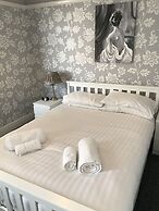 Queens Plaza Hotel