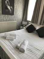 Queens Plaza Hotel