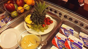 Queens Plaza Hotel