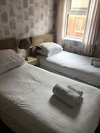 Queens Plaza Hotel